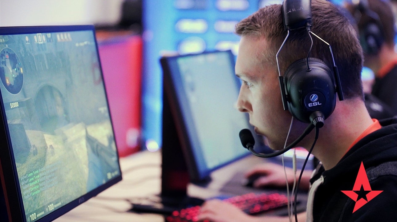 Lukas âgla1veâ Rossander (source).