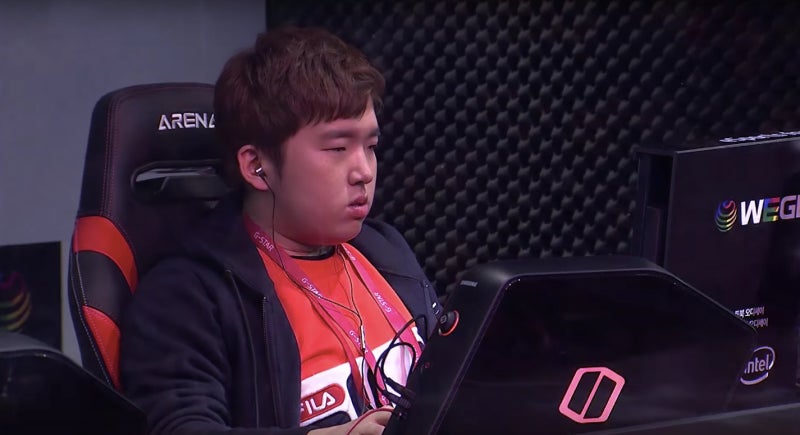 Ha “Sky” Neul right before playing his matches in the WEGL Starcraft: Remastered exhibition tournament at G-STAR 2017. Those matches later came under scrutiny