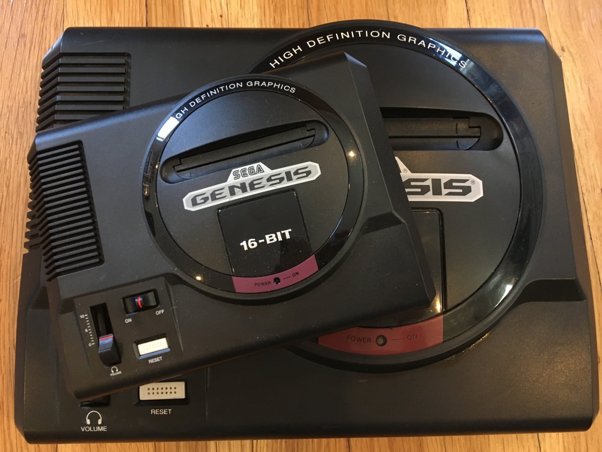 Hereās one of those photos you always have to have in these reviews, with a picture of a Mini on top of the real thing.