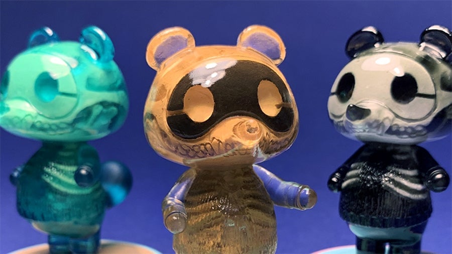 Look at all those teeth. 