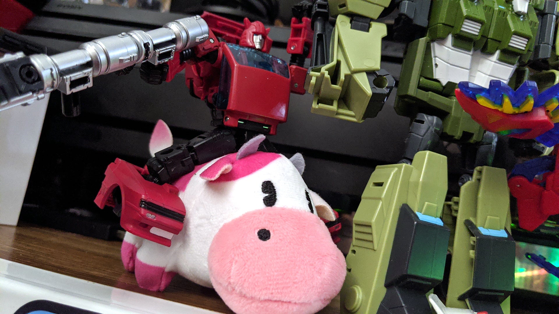 Cliffjumper’s ride is pretty sweet. 