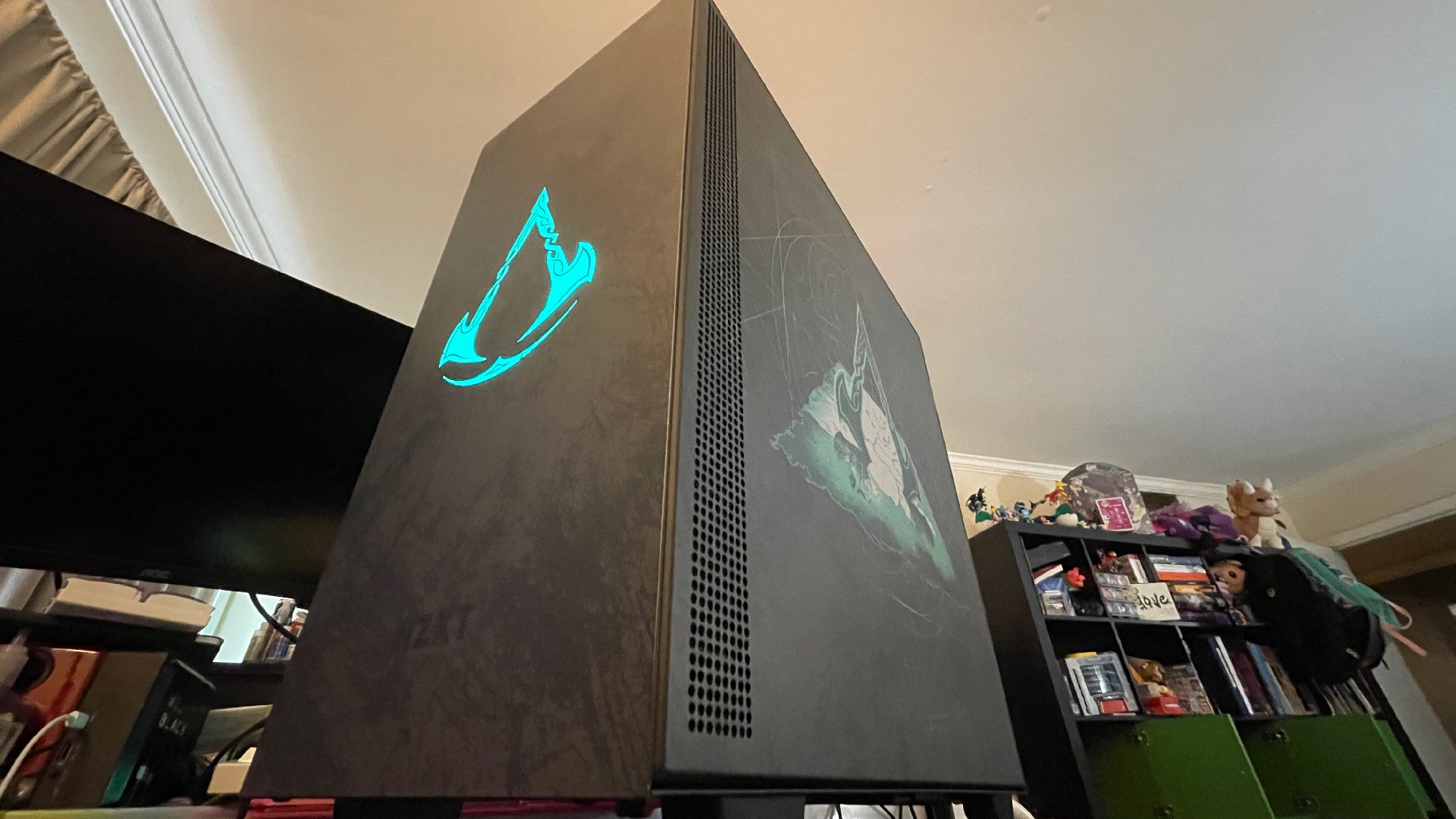 Mind my messy-ass home. 