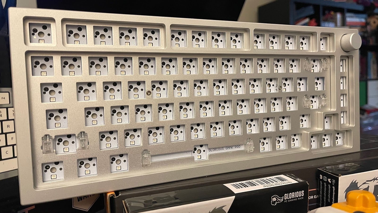 This aluminum beast shall be your canvas. 