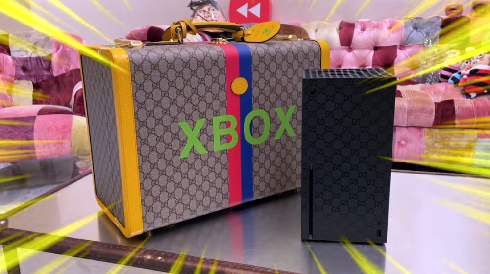 While the front and sizes of the Gucci Xbox Series X featured the GG monogram, the back does not. The HDMI cable and the plug are also not branded by the Italian fashion house. 