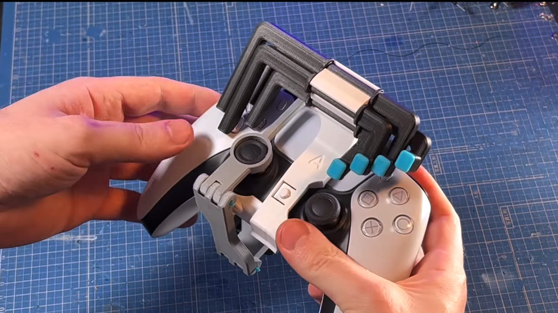 The d-pad attachment to the one-hand PS5 adapter is âa bit unwieldly.â