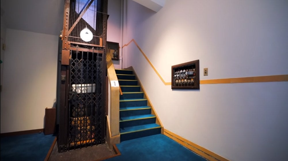 This is actually a former warehouse that’s been changed into part of the hotel. Note how they’ve kept the original eleavtor. 