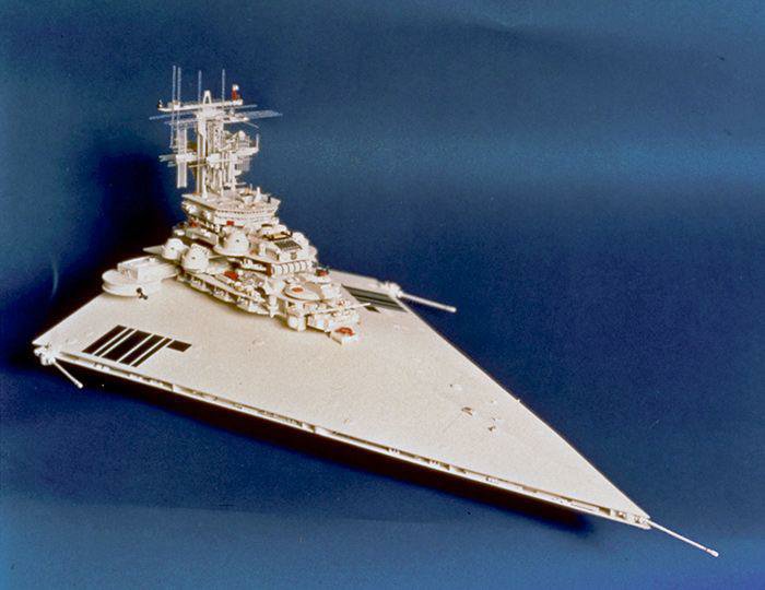 Cantwellâs Star Destroyer design has both its wedge shape and bustling towers already well-established