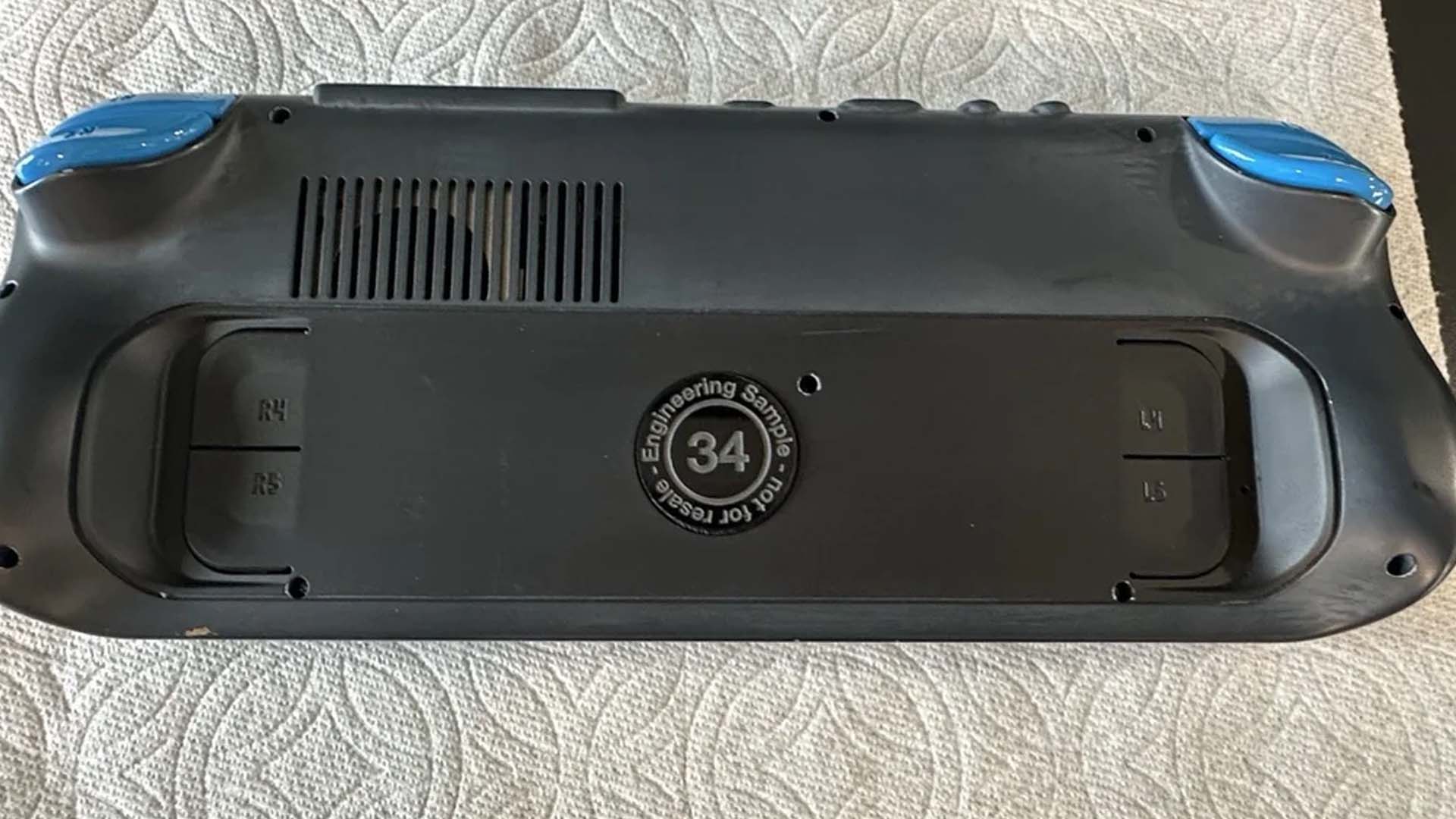 Screenshot: Reddit / eBay / Kotaku