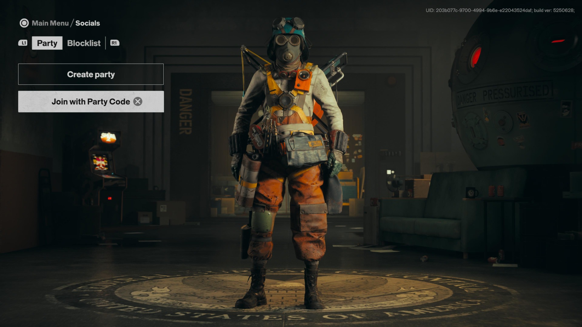 An FBC agent stands in a multiplayer lobby.