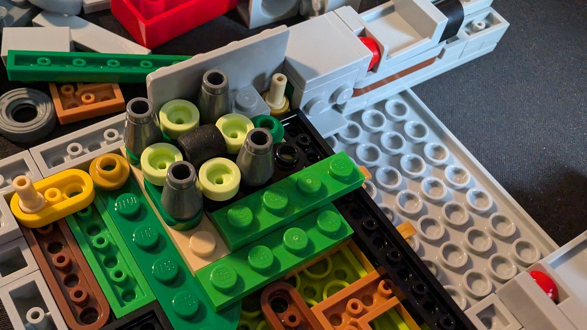 Lego Game Boy insides.