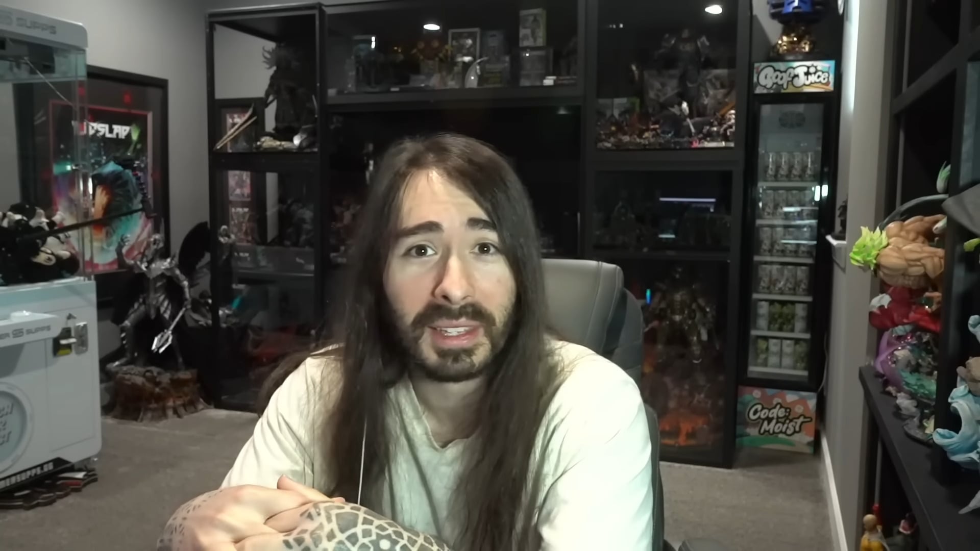 MoistCr1TiKaL chats to viewers.