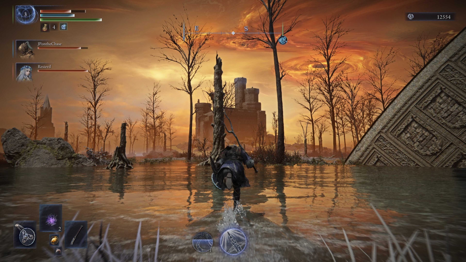 A Nightfarer runs through the swamp.